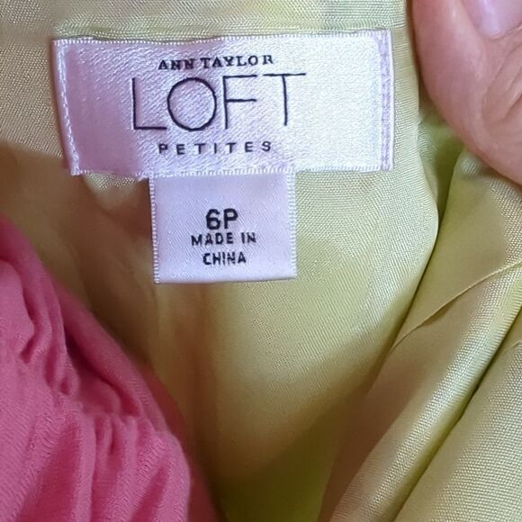 Loft Skirt Size 6P Beautiful Summer Floral Pleated Skirt - Picture 6 of 7